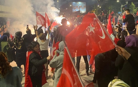 AK Partililer Kartal Sokaklarını Boş Bırakmadı