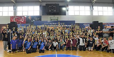 “Pendik Okul Sporları Turnuvaları”nda dereceye girenler kupalarını aldı
