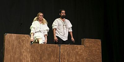 “Romeo ve Juliet Son Durak” Adlı Tiyatro Oyunu Kartal’da Sahnelendi