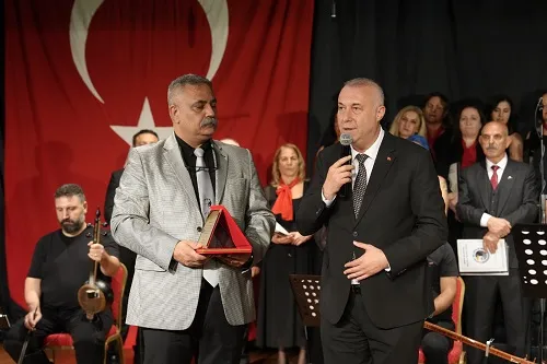 Kartal’da, “Ata’ya Türküler” Konseri Dinleyenleri Büyüledi