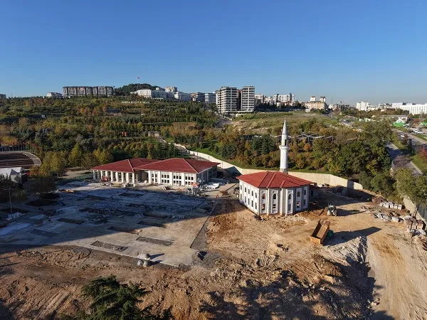 PENDİK MİLLET BAHÇESİ’NE YENİ DONATILAR