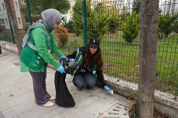 BEYLİKDÜZÜ’NDE ÖĞRENCİLERDEN ÇEVRE BİLİNCİ İÇİN ÖRNEK DAVRANIŞ