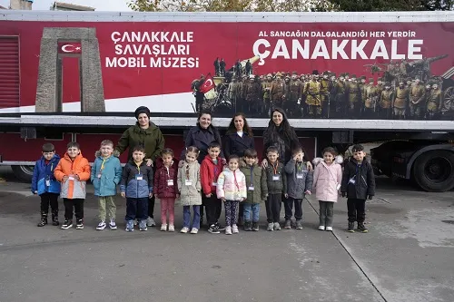 Kreş Öğrencilerinden Çanakkale Savaşları Mobil Müzesine Ziyaret