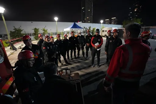 Kartal Belediyesi Arama Kurtarma Ekibi Ağır Seviye Akreditasyon Sınavını Başarıyla Geçti
