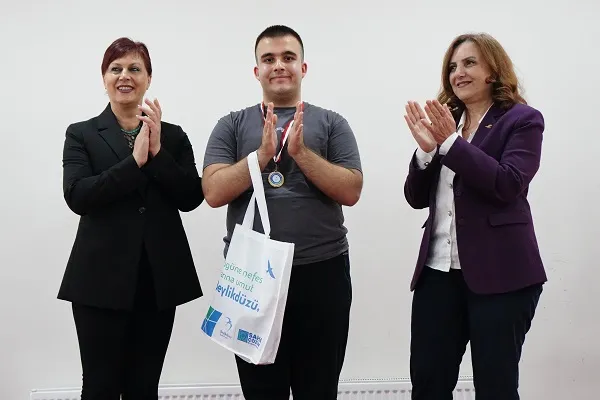 BEYLİKDÜZÜ’NÜN ÖZEL SPORCULARI MASA TENİSİNDE TER DÖKTÜ
