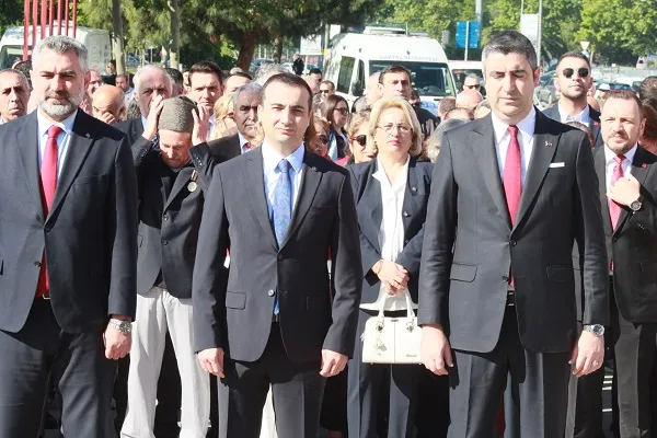 KARTAL’DA 19 MAYIS COŞKUSU ÇELENK TÖRENİYLE BAŞLADI