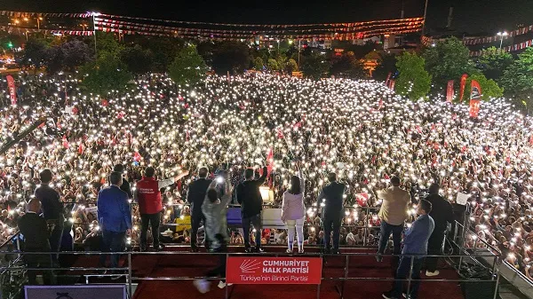 EKREM İMAMOĞLU’NA SEVGİ SELİ