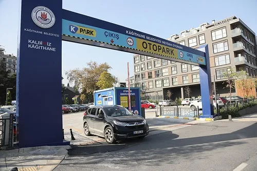 KÂĞITHANE’DE OTOPARK YATIRIMLARIYLA TRAFİKTE RAHATLAMA SAĞLANIYOR