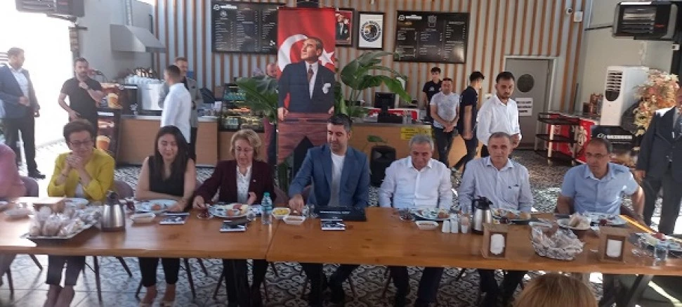 ADD KARTAL YENİ ÜYELERİNİ BASINLA BULUŞTURDU