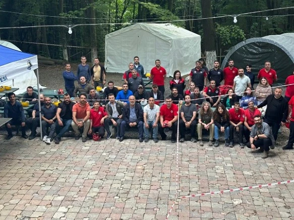 Afet Eğitimlerine Doğa Koşullarında Devam Ediyorlar