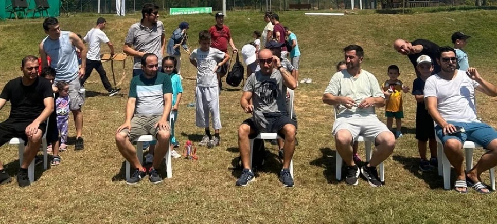 Babalar ve Çocukları Birlikte Kamp Alanında Eğlenceli Zaman Geçirdi