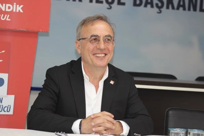 Bayram Bekar Belediye Başkanlığına Göz Kırptı