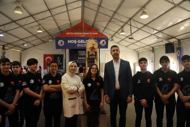 ‘Cezeri’nin Olağanüstü Makineleri’ Sergisi Meraklılarının Yoğun İlgisi Eşliğinde Açıldı