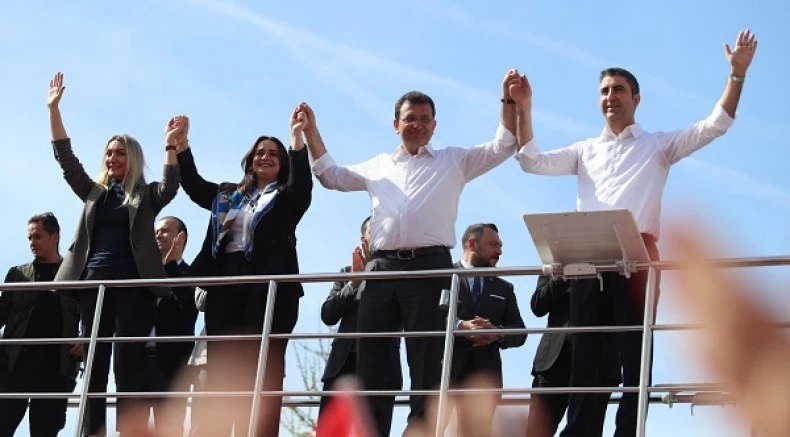 Ekrem İmamoğlu ve Gökhan Yüksel’e Kartal’da Sevgi Seli