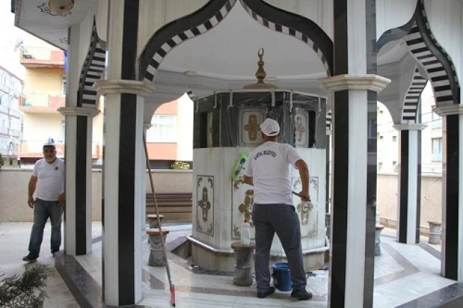 Kartal Belediyesi Bayram Öncesi İbadethanelerde Temizlik Seferberliği Başlattı