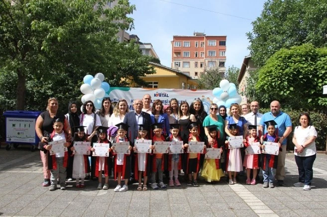 Kreşli Miniklerin Karne Heyecanı